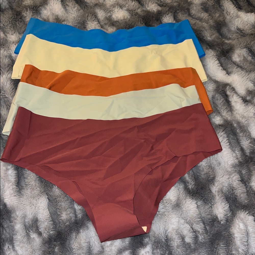 Women’s seamless panty lot